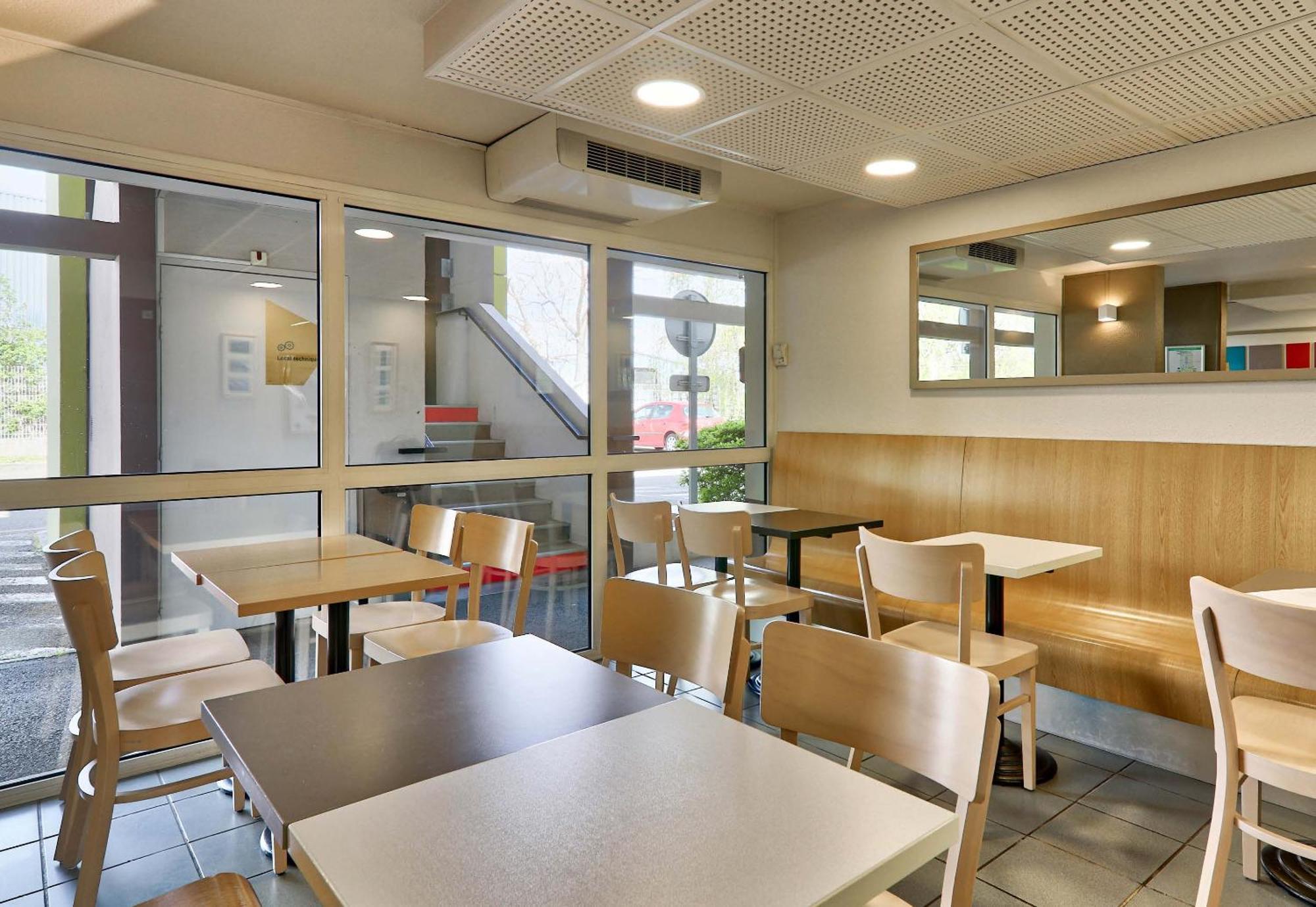 B&B Hotel Clermont-Ferrand Le Brezet Aeroport Exteriér fotografie