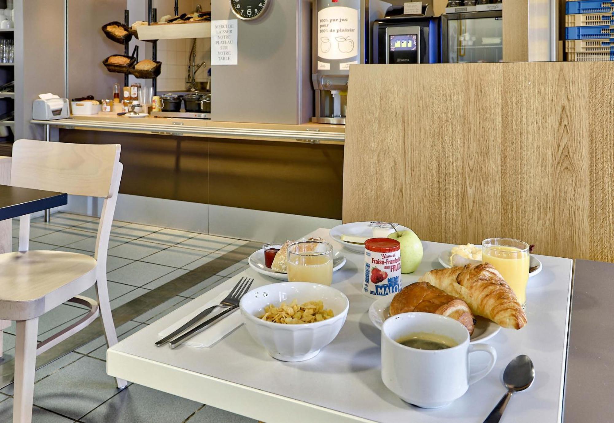 B&B Hotel Clermont-Ferrand Le Brezet Aeroport Exteriér fotografie