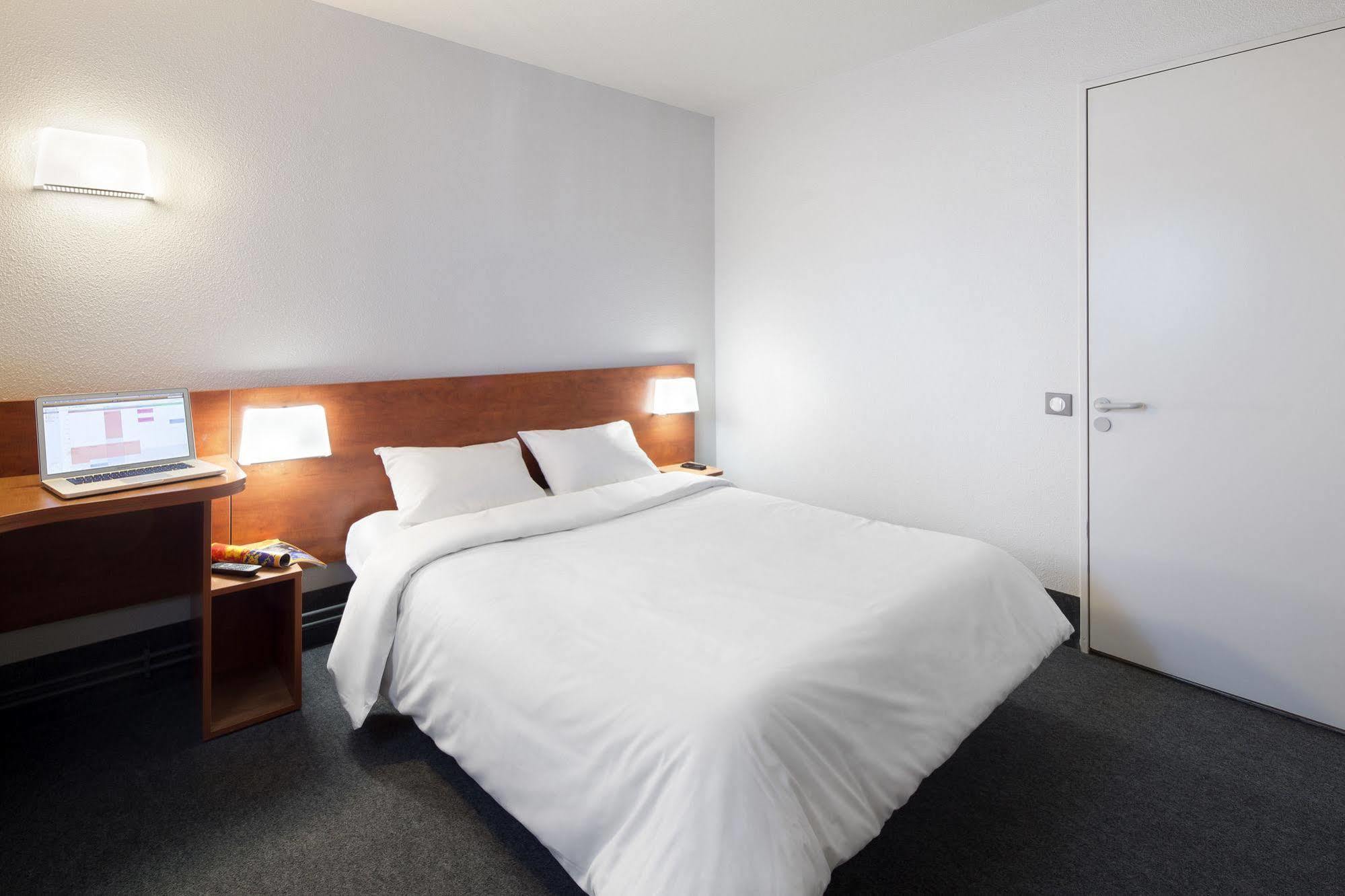 B&B Hotel Clermont-Ferrand Le Brezet Aeroport Exteriér fotografie