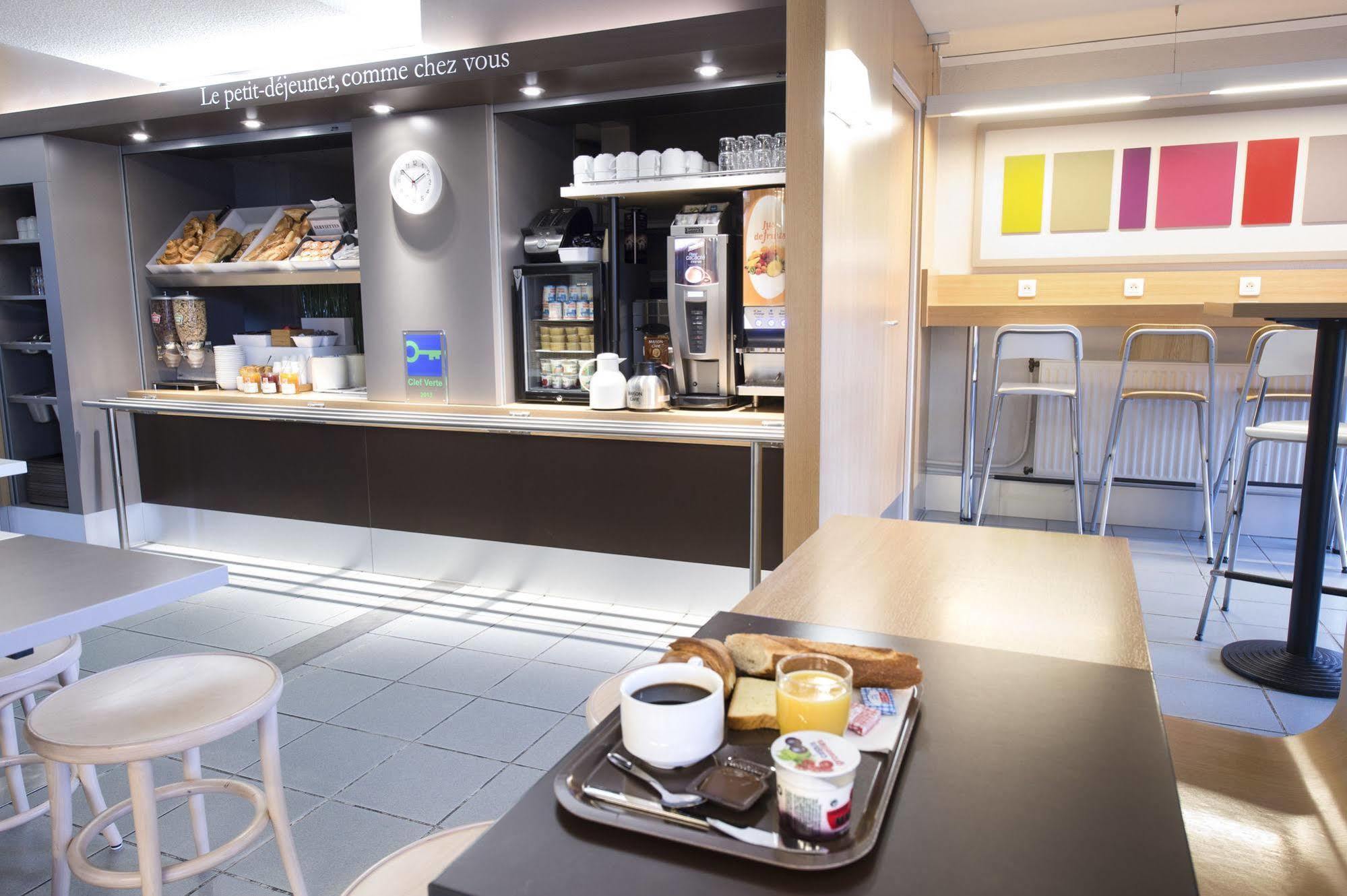 B&B Hotel Clermont-Ferrand Le Brezet Aeroport Exteriér fotografie