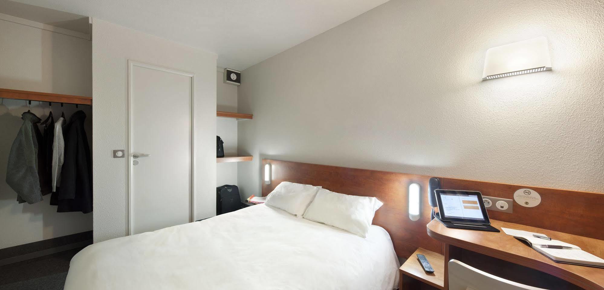 B&B Hotel Clermont-Ferrand Le Brezet Aeroport Exteriér fotografie